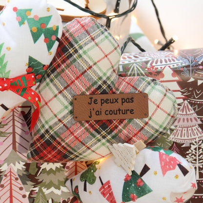 Etiquette "Je peux pas j'ai couture"