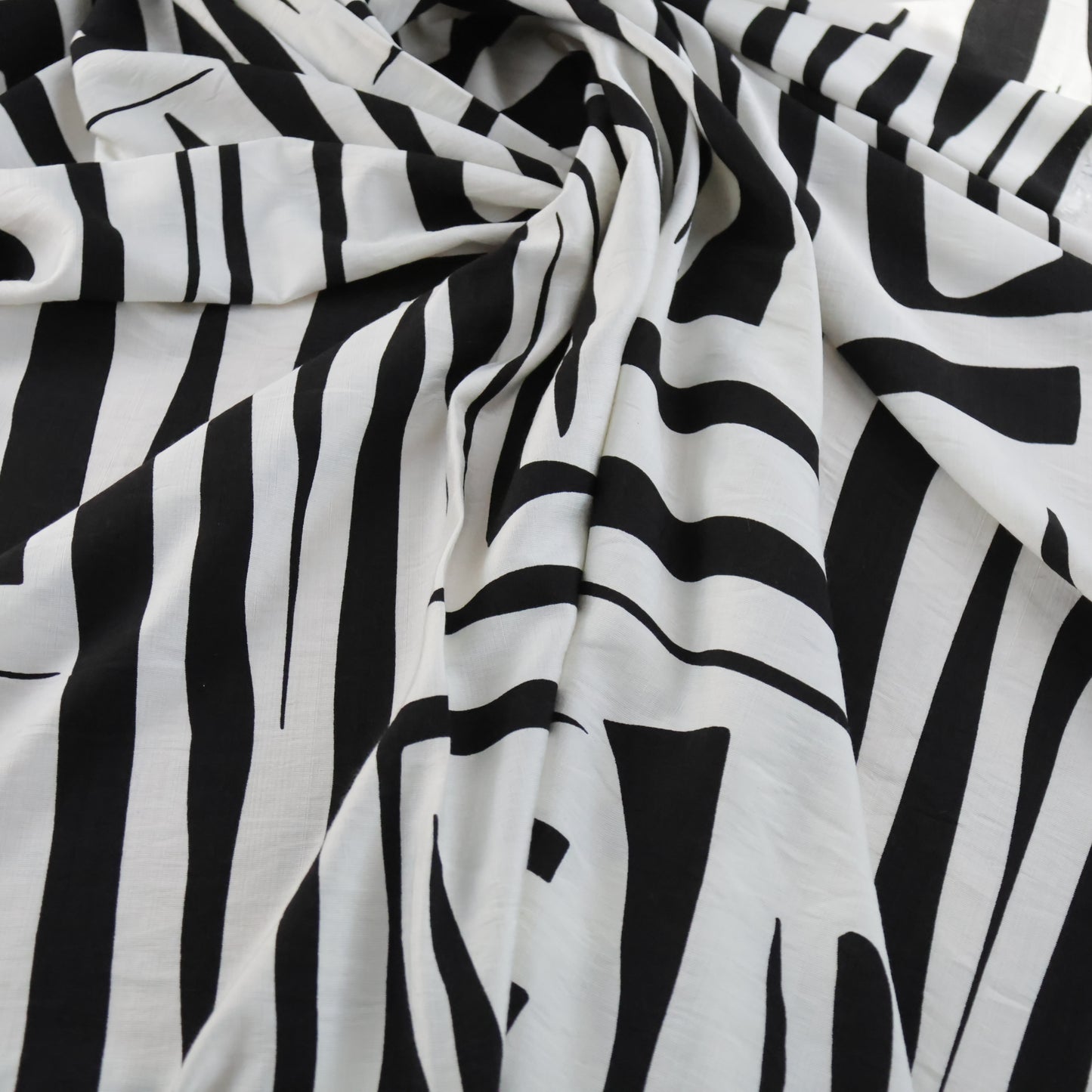 Lin viscose écru et noir LV010