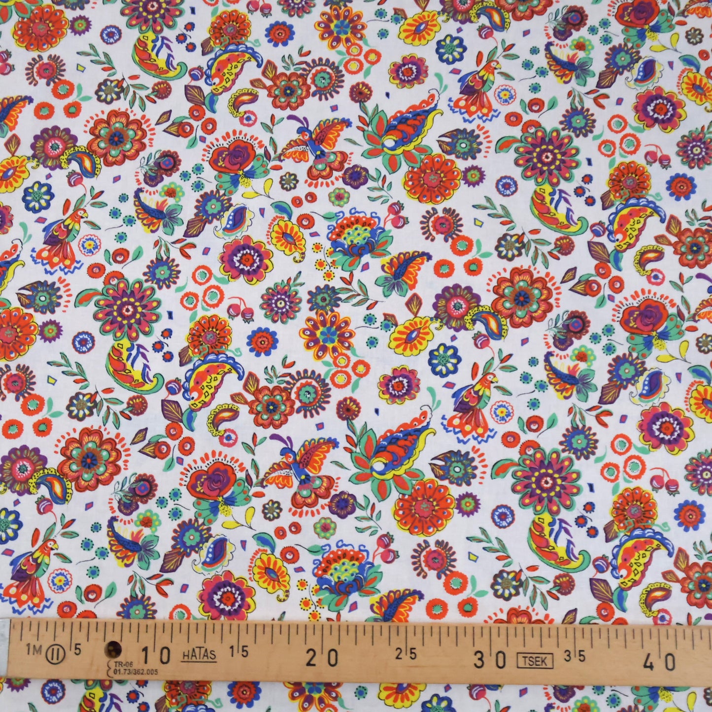Coton PAREO - Fleurs colorées sur fond blanc