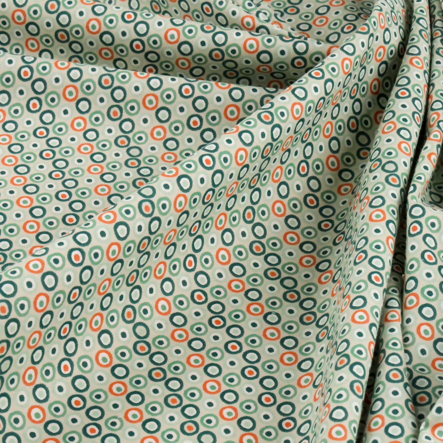 Coton ronds colorés