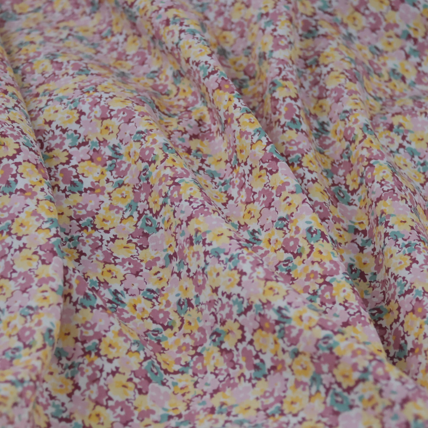 Popeline fleurie violet