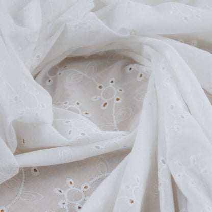 Broderie anglaise 1