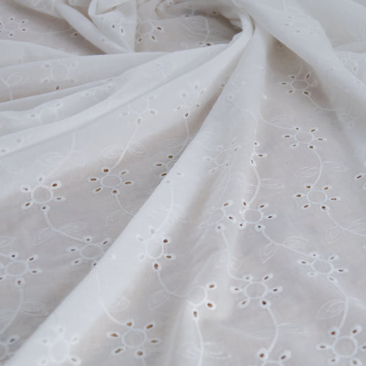 Broderie anglaise 1