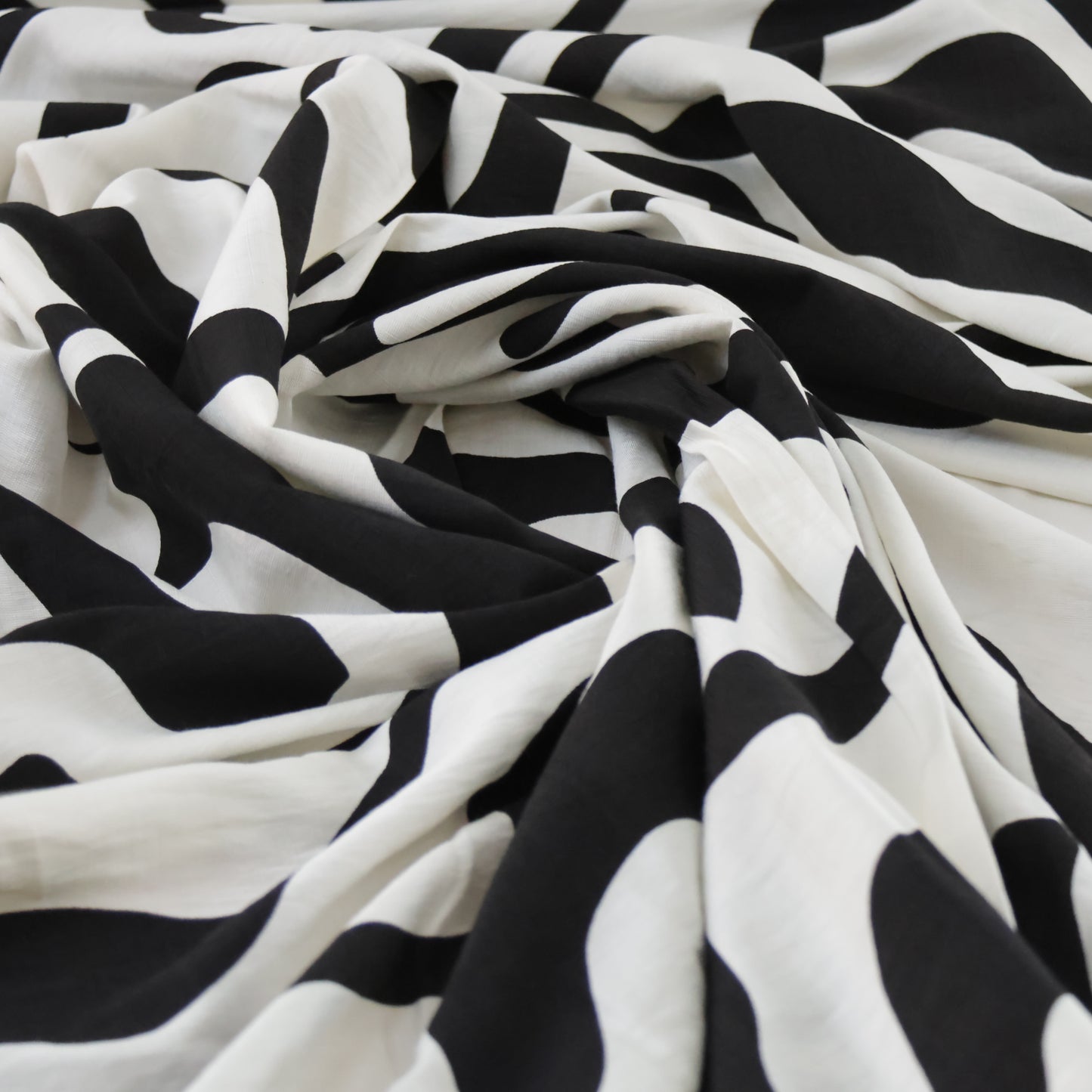 Lin viscose écru et noir LV017