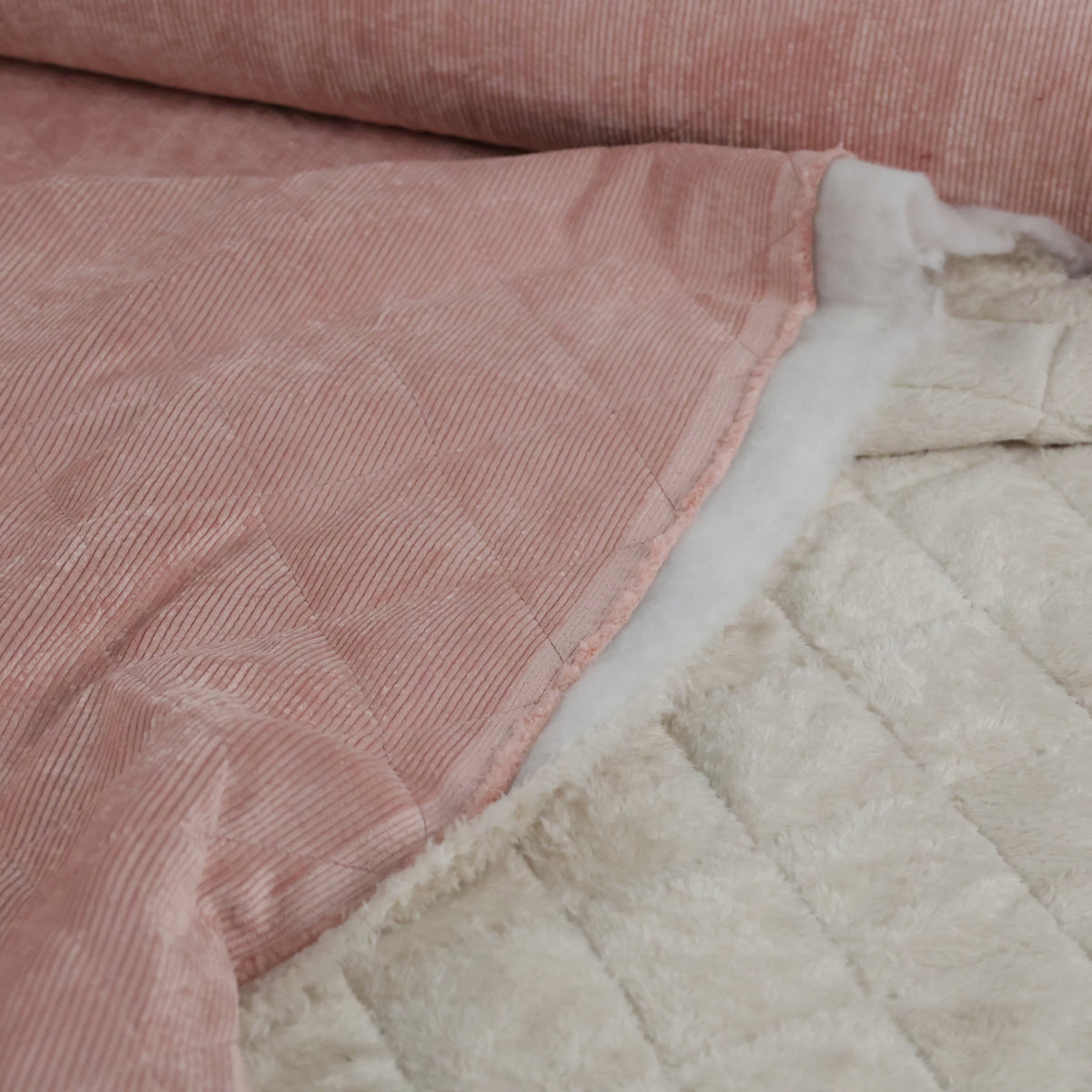 Velours matelassé vieux rose
