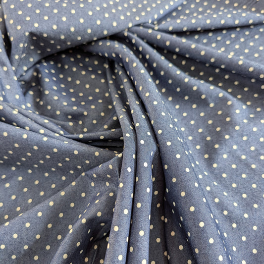 Chambray bleu ciel à petits pois blancs