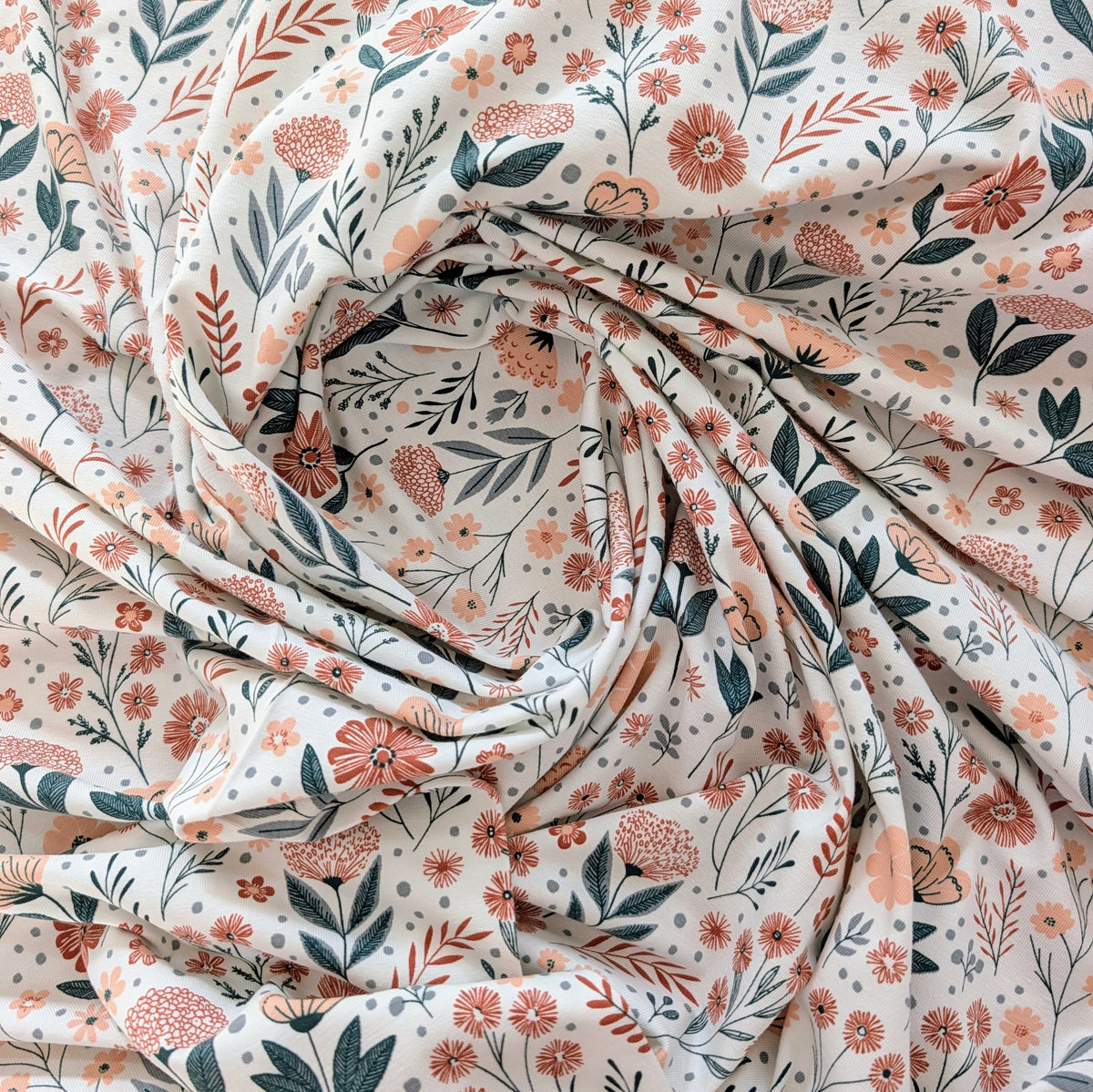 Jersey fleuri fond blanc